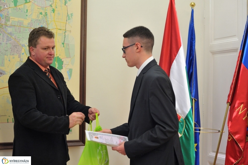 Elismerés a nyári munkáért - fotó Szarka Lajos