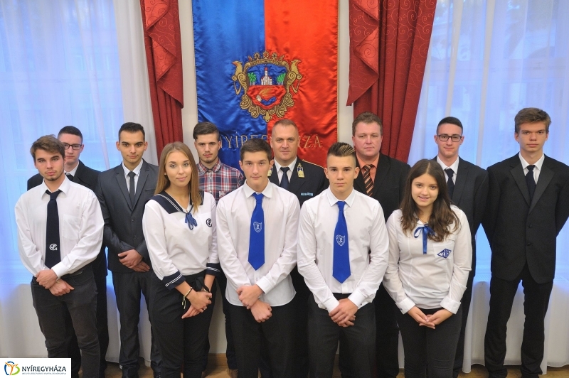 Elismerés a nyári munkáért - fotó Szarka Lajos