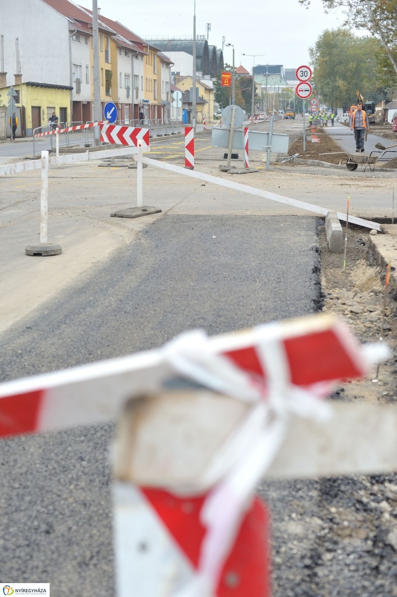 Elkezdődött a beruházás a Szegfű utcán XII - fotó Szarka Lajos