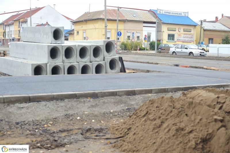 Elkezdődött a beruházás a Szegfű utcán XII - fotó Szarka Lajos
