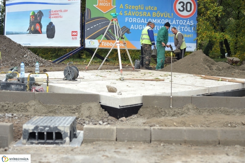 Elkezdődött a beruházás a Szegfű utcán XII - fotó Szarka Lajos