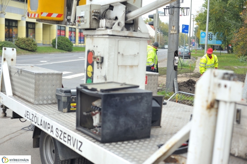 Elkezdődött a beruházás a Szegfű utcán XII - fotó Szarka Lajos