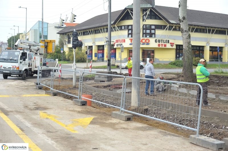 Elkezdődött a beruházás a Szegfű utcán XII - fotó Szarka Lajos