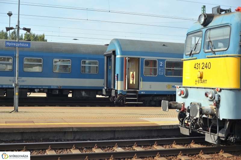 Vasútállomás ősszel - fotó Szarka Lajos