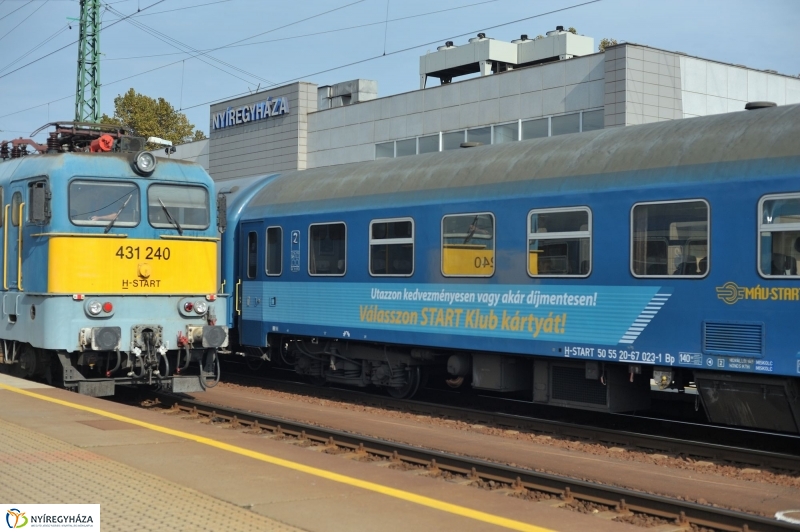 Vasútállomás ősszel - fotó Szarka Lajos