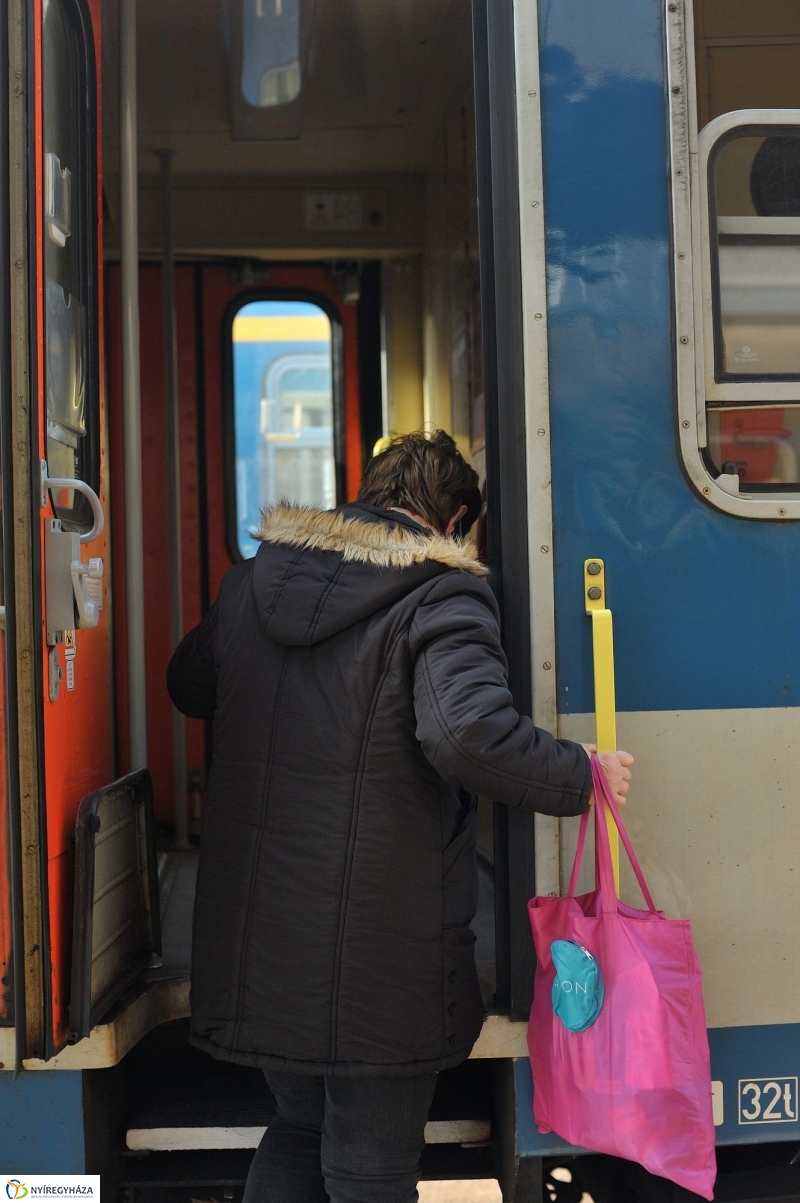 Vasútállomás ősszel - fotó Szarka Lajos