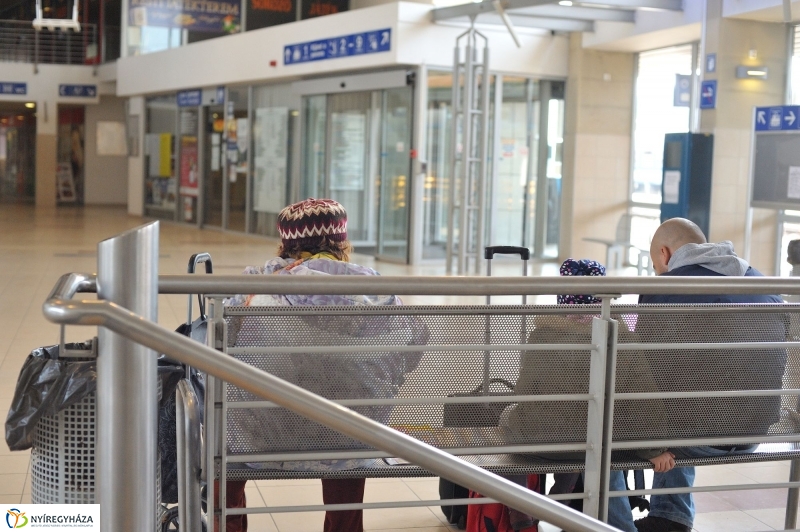 Vasútállomás ősszel - fotó Szarka Lajos