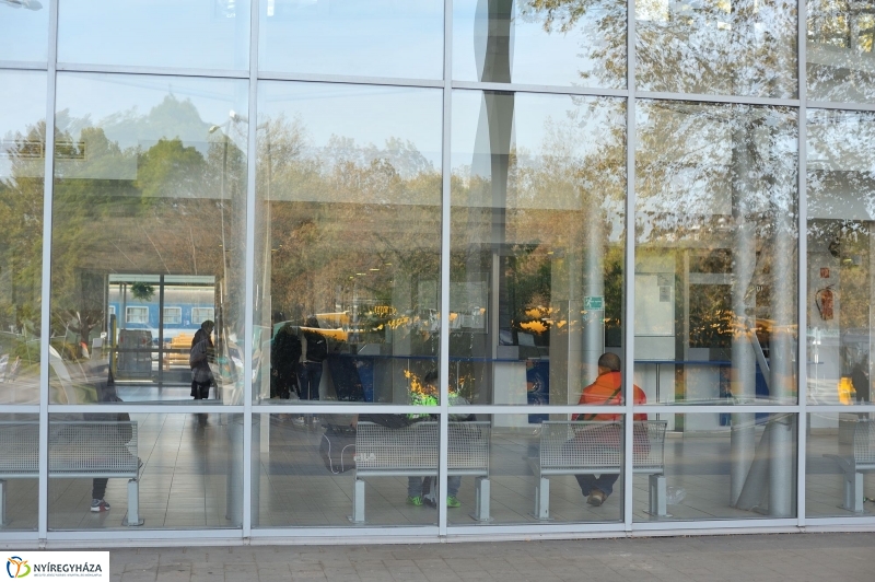 Vasútállomás ősszel - fotó Szarka Lajos