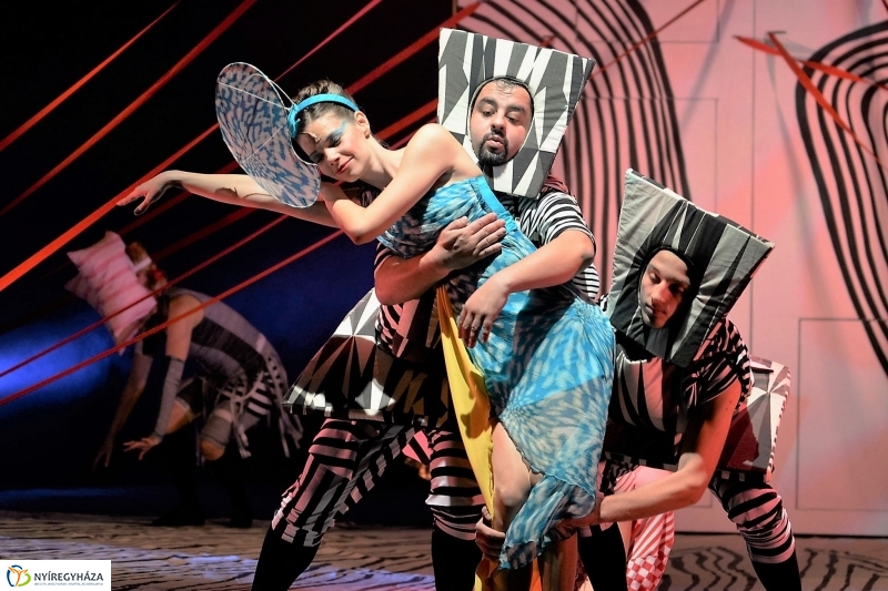 Tündér Lala-gyermekdarab a nagyszínpadon