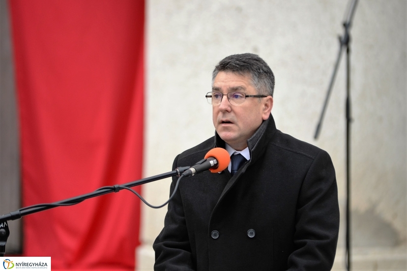 Az 1956-os ünnepi megemlékezés a Hősök terén