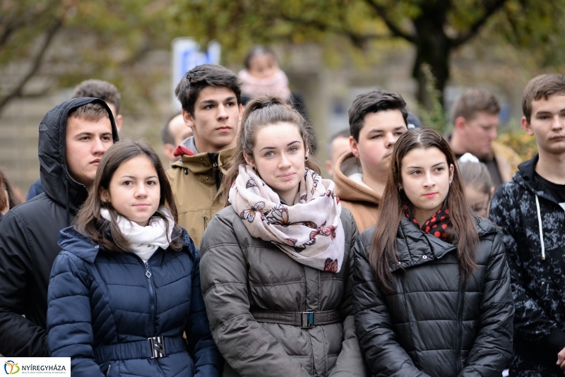 Az 1956-os ünnepi megemlékezés a Hősök terén