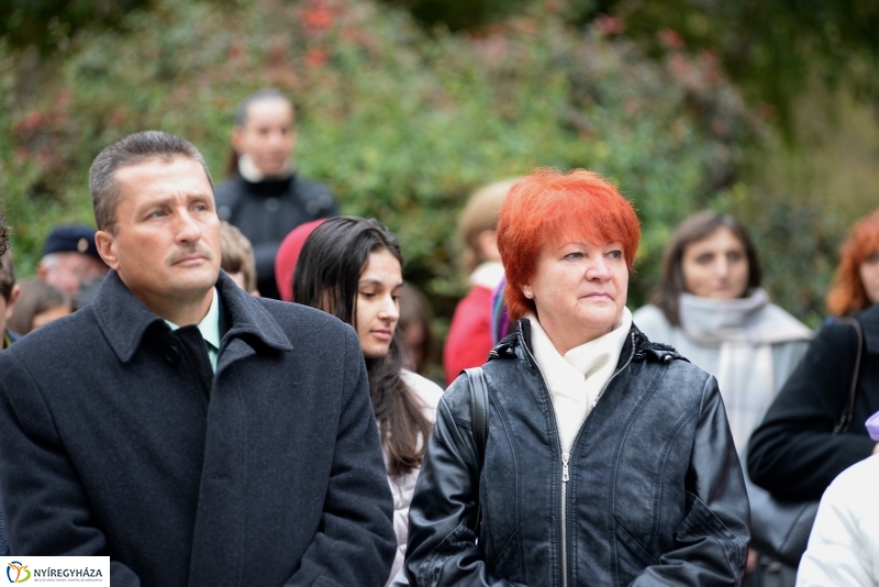 Az 1956-os ünnepi megemlékezés a Hősök terén