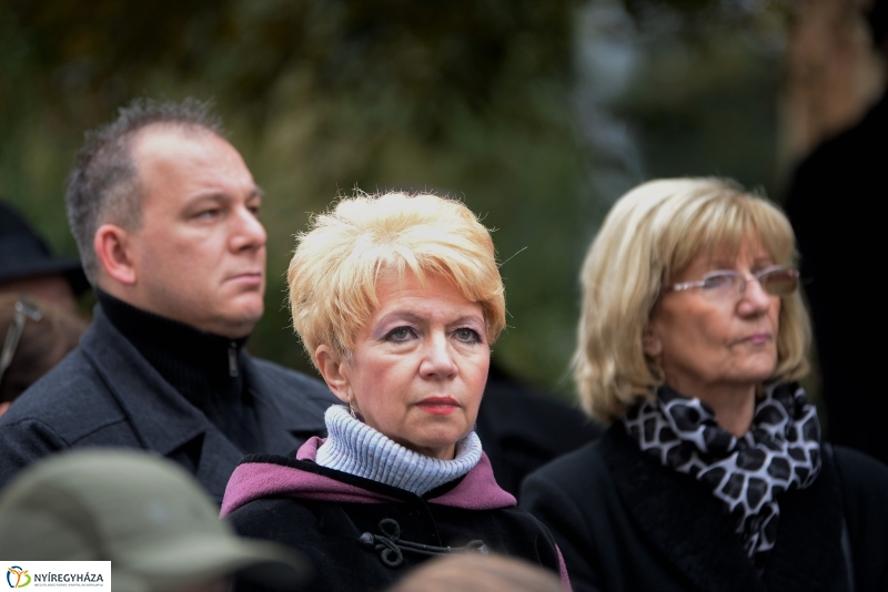 Az 1956-os ünnepi megemlékezés a Hősök terén