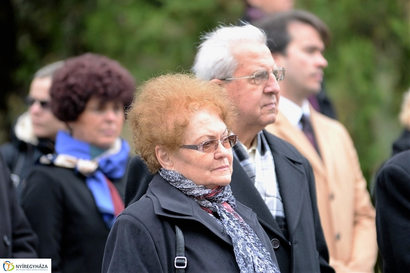 Az 1956-os ünnepi megemlékezés a Hősök terén