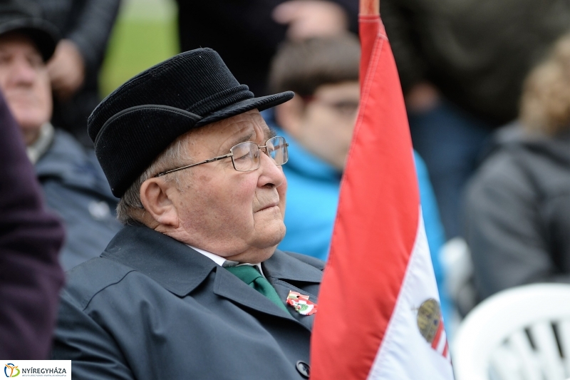 Az 1956-os ünnepi megemlékezés a Hősök terén