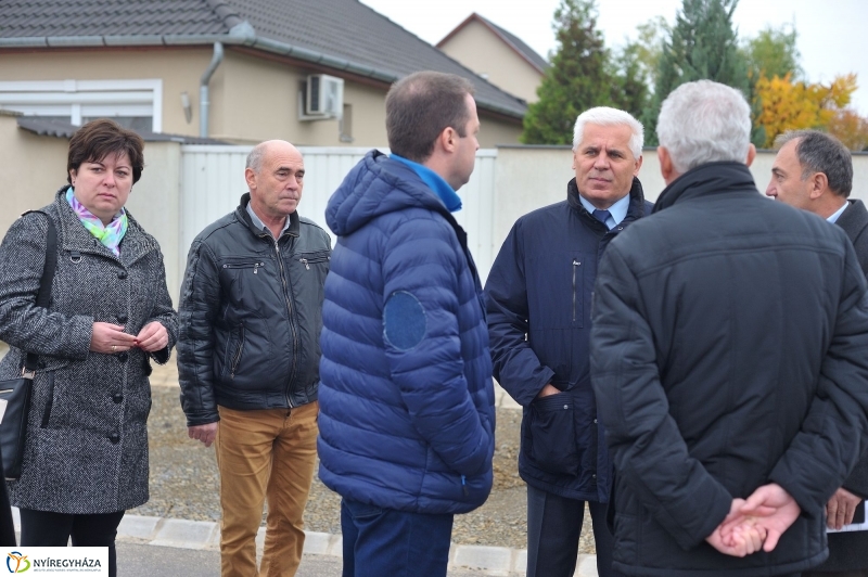 Útszakasz átadás a Lombkorona utcán - fotó Szarka Lajos