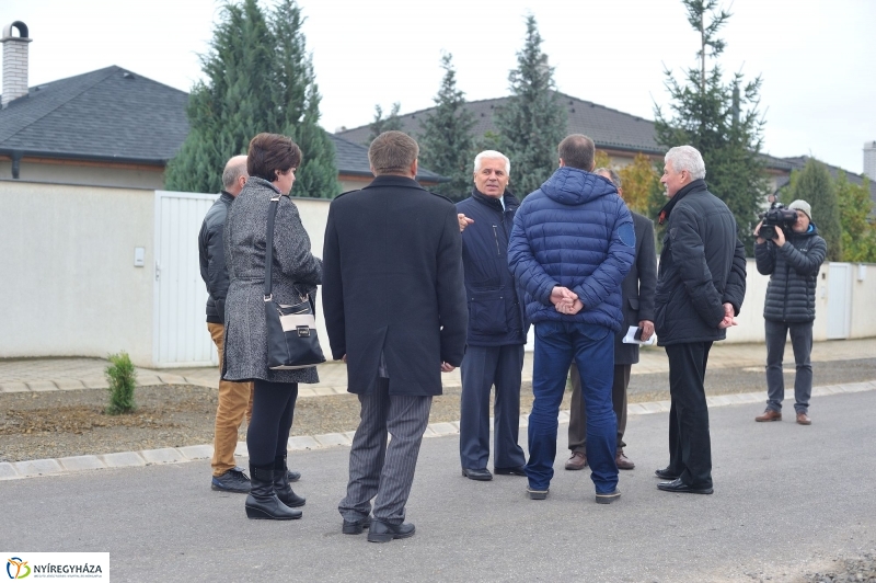 Útszakasz átadás a Lombkorona utcán - fotó Szarka Lajos