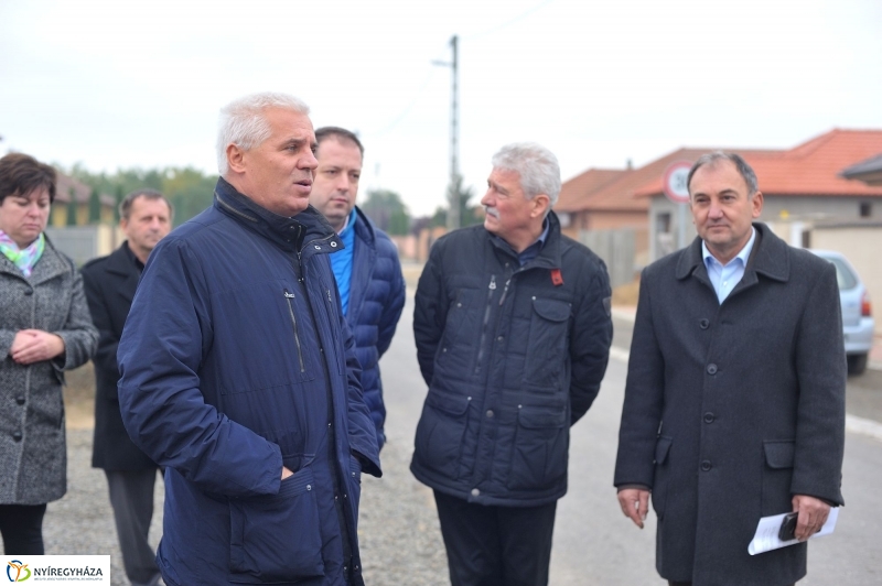 Útszakasz átadás a Lombkorona utcán - fotó Szarka Lajos