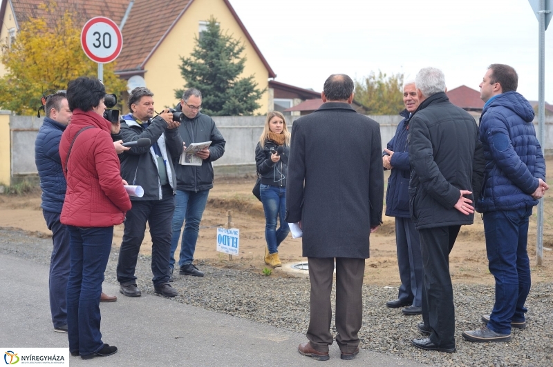Útszakasz átadás a Lombkorona utcán - fotó Szarka Lajos