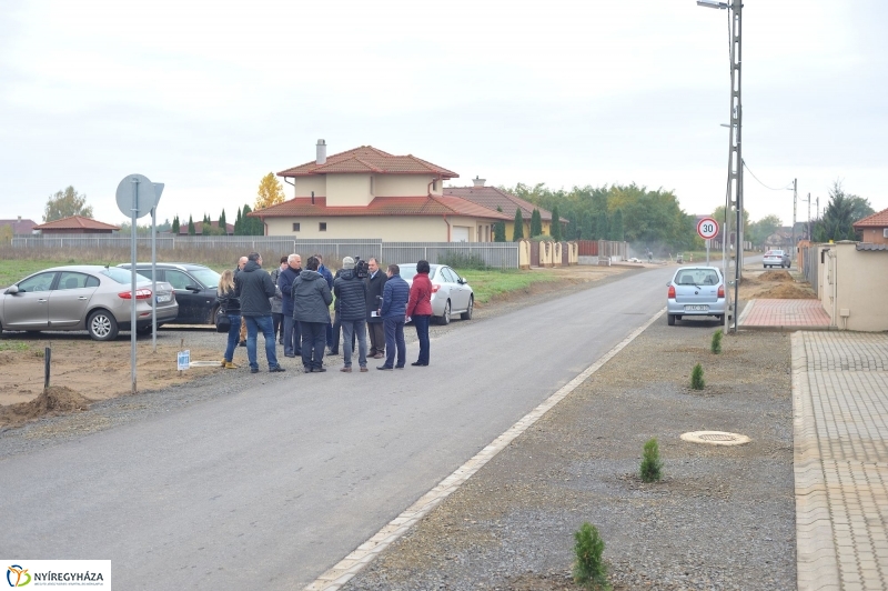 Útszakasz átadás a Lombkorona utcán - fotó Szarka Lajos