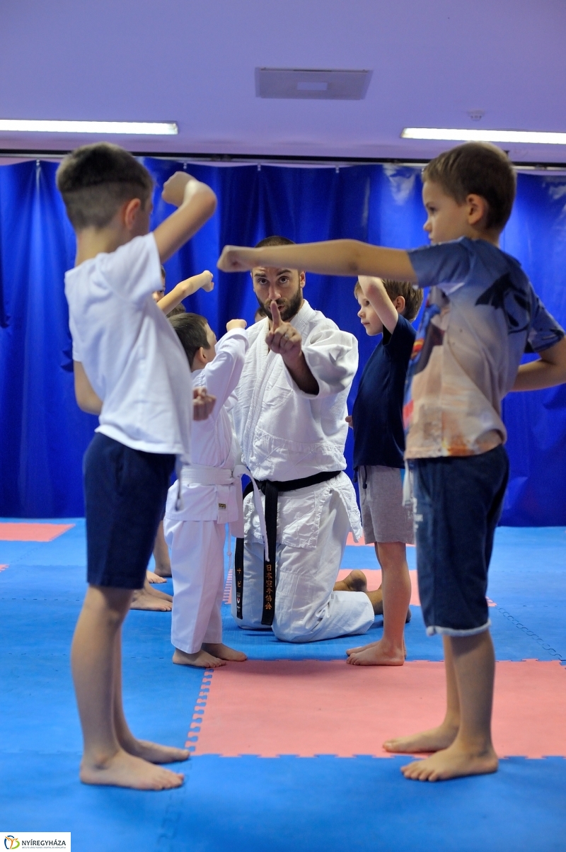 Mozdulj Nyíregyháza 2016 gyerek karate -fotó Szarka Lajos