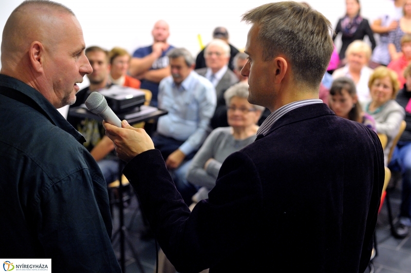 Eljövendő Maitrea Budha fotókiállítás - fotó Szarka Lajos