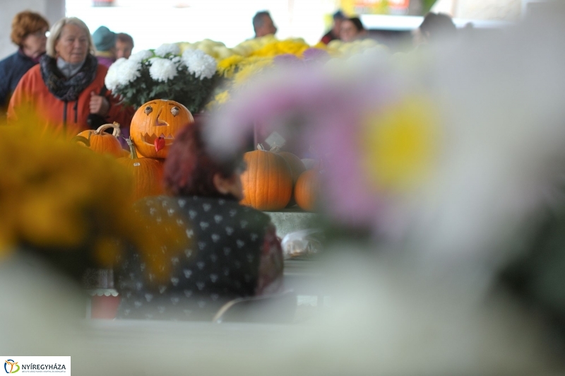 Búza téri piac ősszel - fotó Szarka Lajos