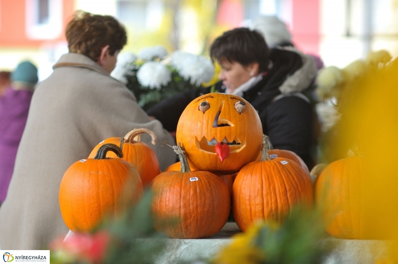 Búza téri piac ősszel - fotó Szarka Lajos