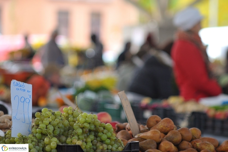 Búza téri piac ősszel - fotó Szarka Lajos