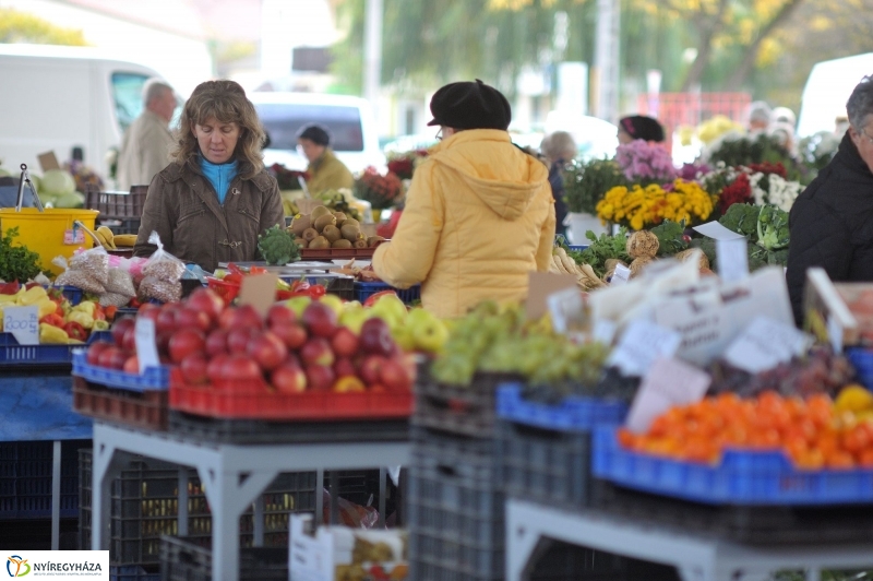 Búza téri piac ősszel - fotó Szarka Lajos