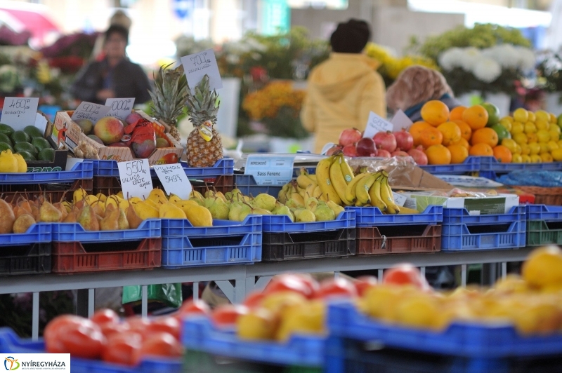 Búza téri piac ősszel - fotó Szarka Lajos