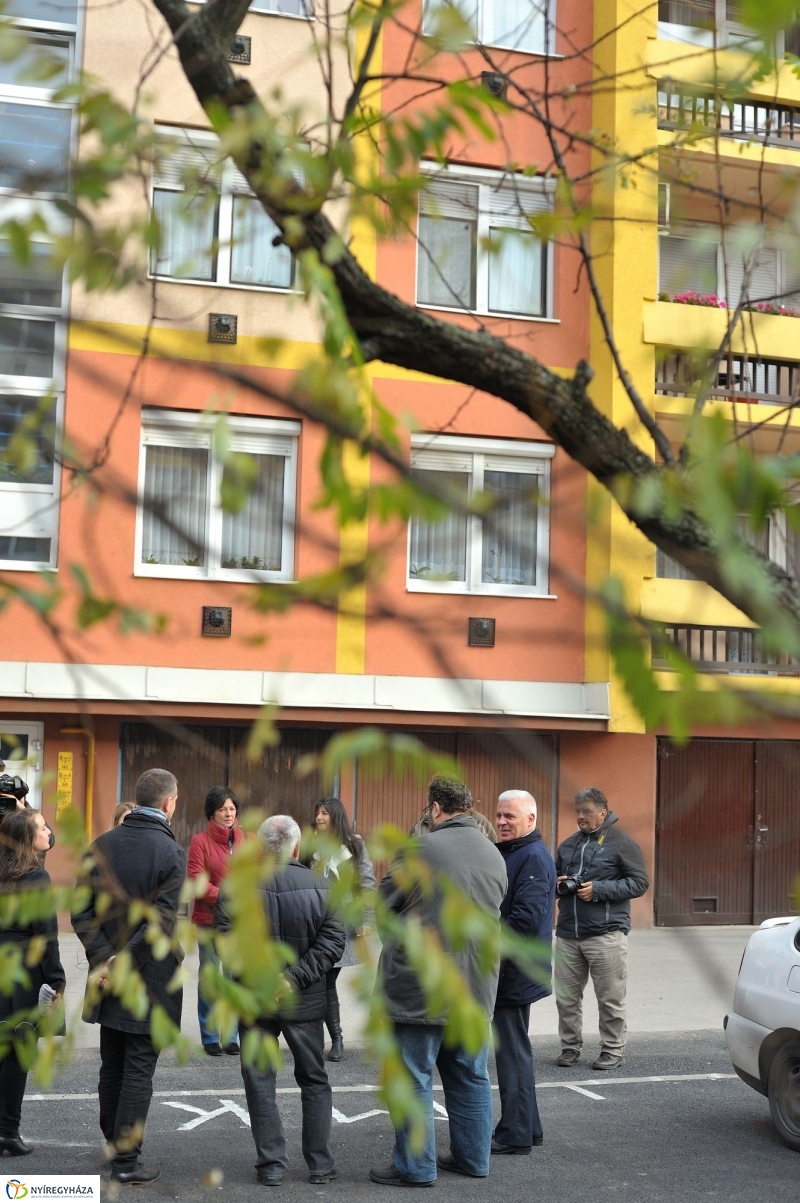 Helyszíni bejárás a Szántó Kovács János utcán - fotó Szarka Lajos