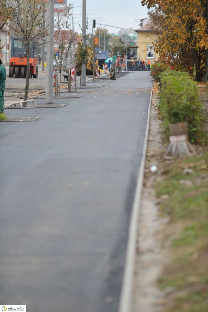 Elkezdődött a beruházás a Szegfű utcán XIII - fotó Szarka Lajos