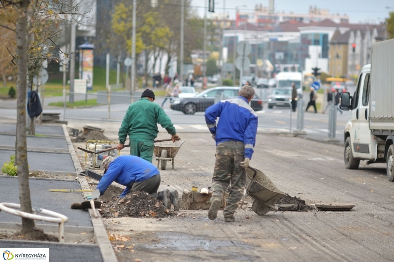 Elkezdődött a beruházás a Szegfű utcán XIII - fotó Szarka Lajos