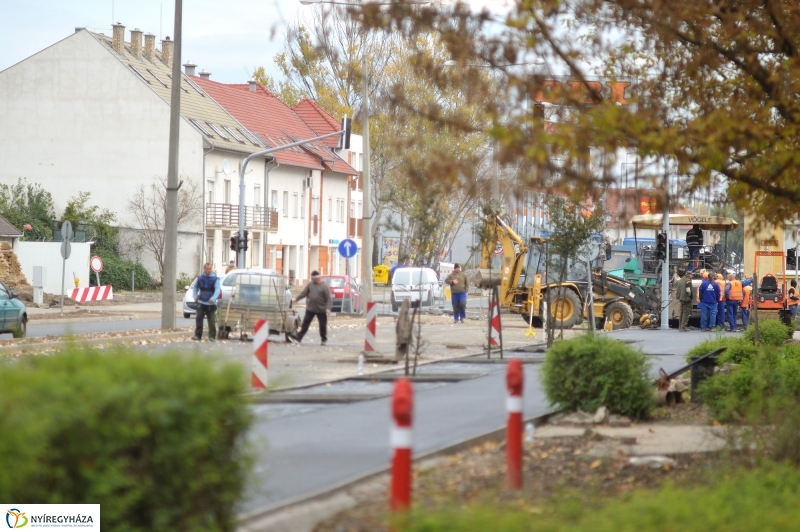 Elkezdődött a beruházás a Szegfű utcán XIII - fotó Szarka Lajos