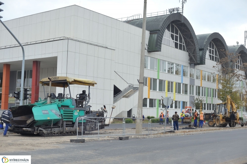 Elkezdődött a beruházás a Szegfű utcán XIII - fotó Szarka Lajos