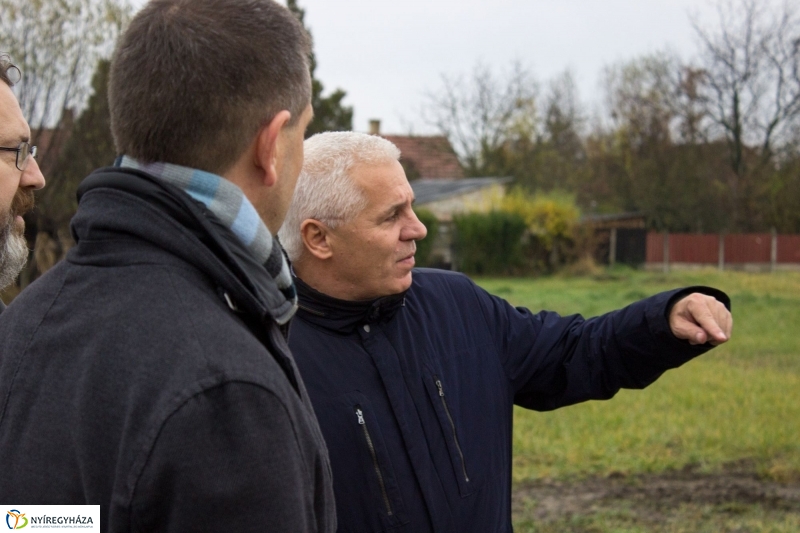 Helyszíni szemle a Tüzér utcán - fotó Szarka Lajos