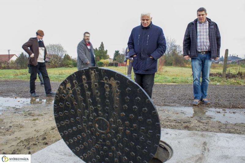 Helyszíni szemle a Tüzér utcán - fotó Szarka Lajos