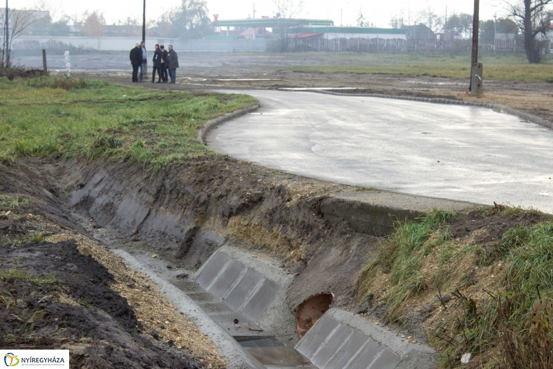 Helyszíni szemle a Tüzér utcán - fotó Szarka Lajos