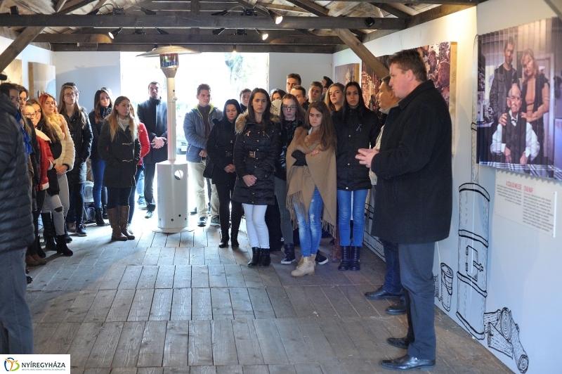 Barakk kiállítás Nyíregyházán - fotó Szarka Lajos