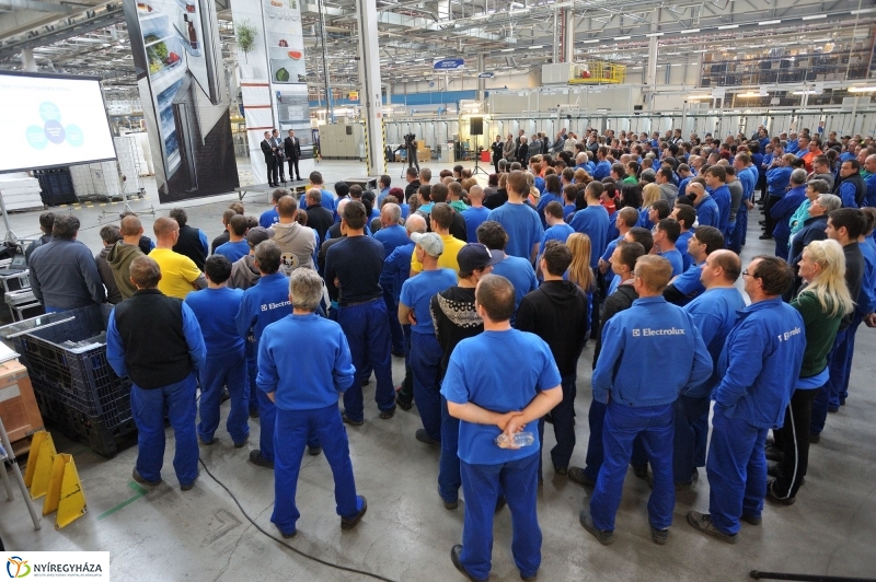 Gyárlátogatás az Electroluxnál - fotó Szarka Lajos