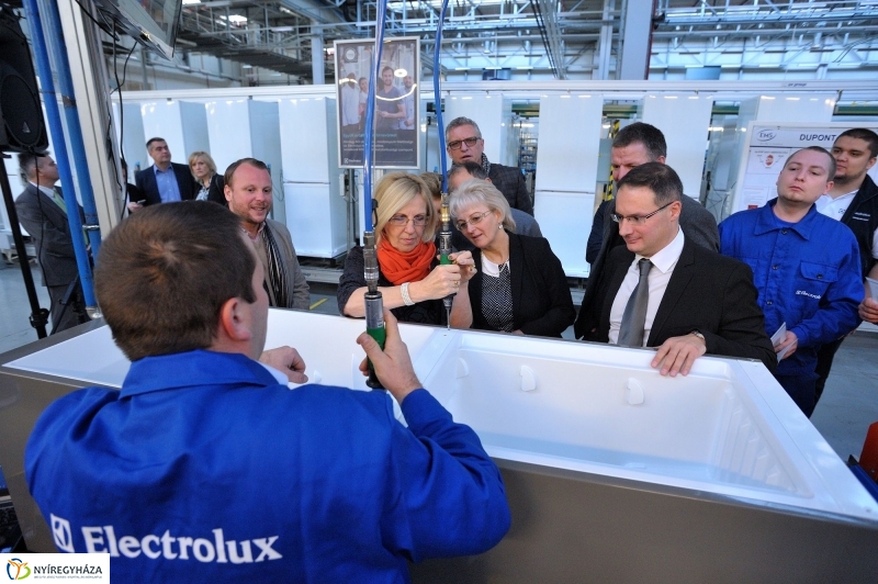 Gyárlátogatás az Electroluxnál - fotó Szarka Lajos
