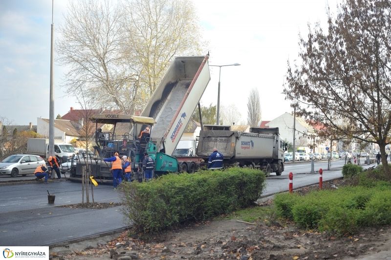 Elkezdődött a beruházás a Szegfű utcán - fotó Szarka Lajos
