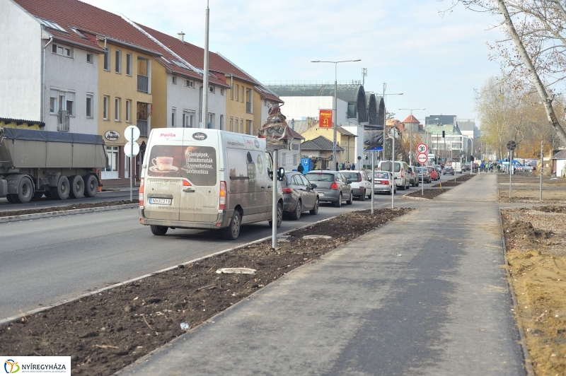 Elkezdődött a beruházás a Szegfű utcán - fotó Szarka Lajos