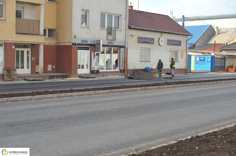 Elkezdődött a beruházás a Szegfű utcán - fotó Szarka Lajos