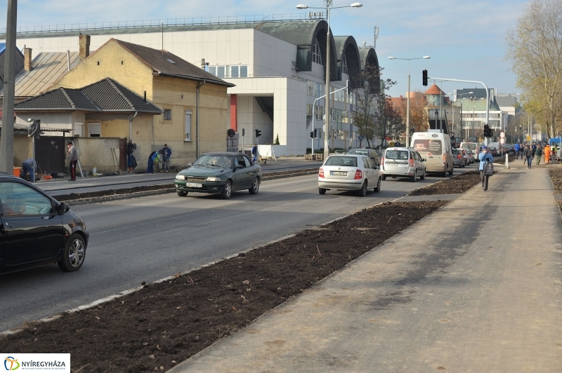 Elkezdődött a beruházás a Szegfű utcán - fotó Szarka Lajos