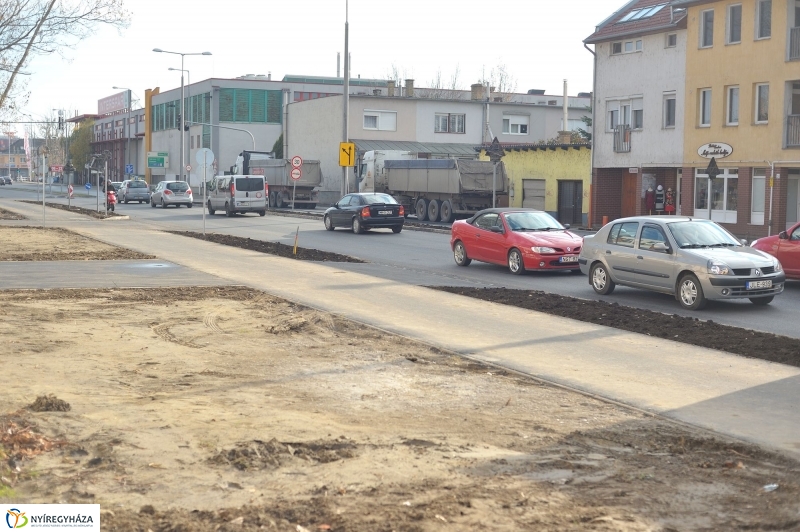 Elkezdődött a beruházás a Szegfű utcán - fotó Szarka Lajos