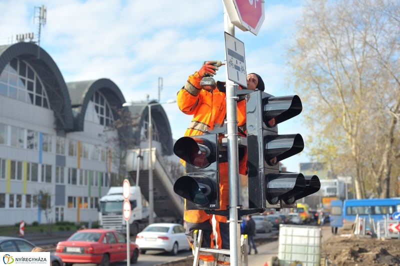 Elkezdődött a beruházás a Szegfű utcán - fotó Szarka Lajos