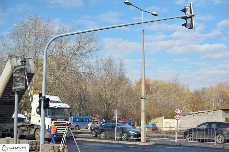 Elkezdődött a beruházás a Szegfű utcán - fotó Szarka Lajos