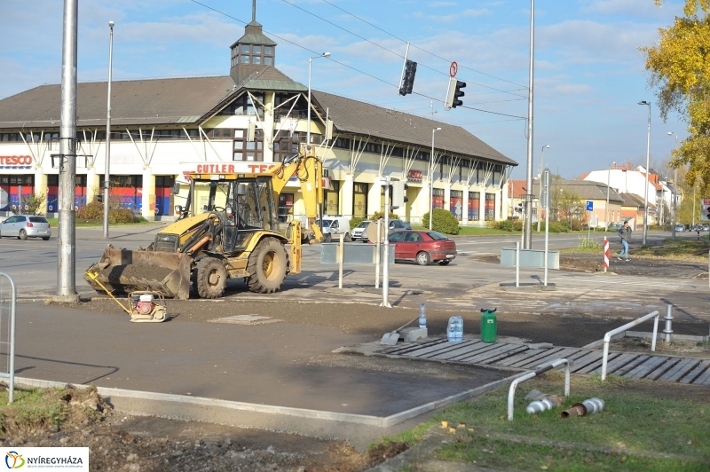 Elkezdődött a beruházás a Szegfű utcán - fotó Szarka Lajos